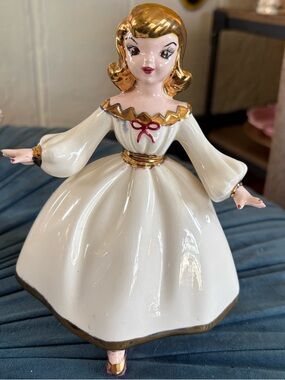 Vintage 7’ Holland Mold Porcelain woman Figurine w/gold trim